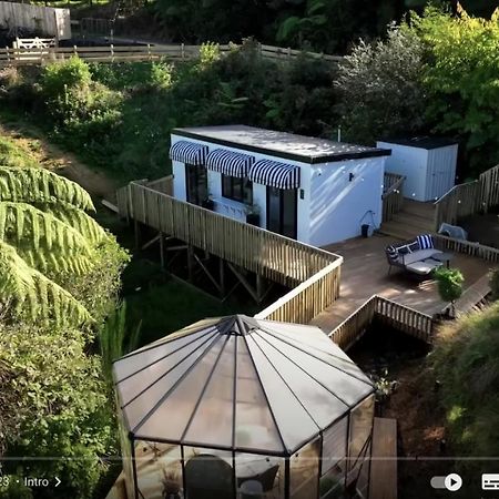 Tiny House With Greenhouse Dining Лоуэр-Хатт Экстерьер фото